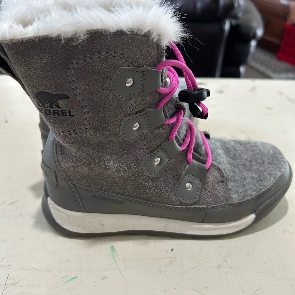 Sorel‎ Explorer Youth Lace Boots Waterproof Gray Pink Fur Trim Size 1 Girls EUC